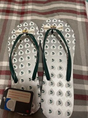 Women’s Green Bow Flip Flop Sandals – Elegant Casual Style